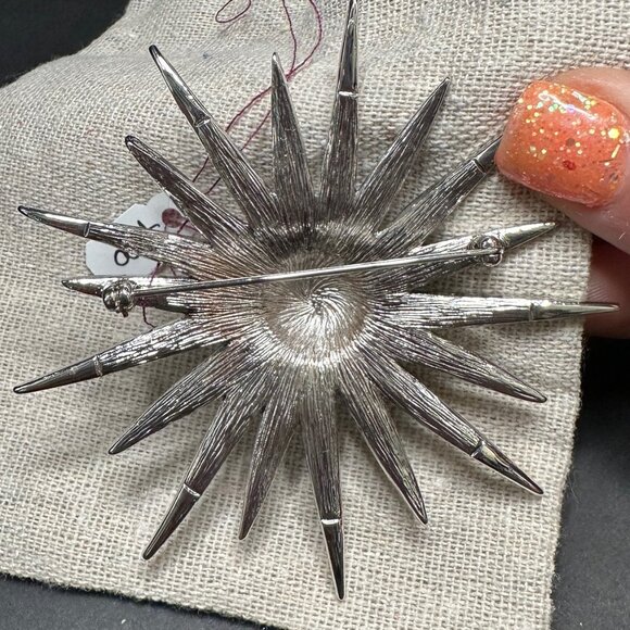Vintage Silver and Crystal Star Brooch - EUC - Picture 2 of 2